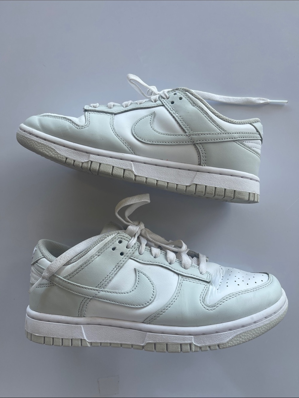 Nike Dunk Low Sneakers 💙 White & gray. Super cute!